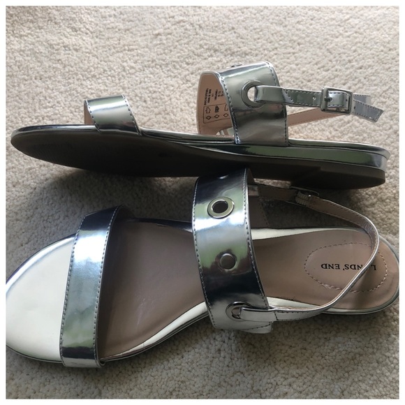 LANDS’ END SILVER METALLIC SANDALS - Picture 4 of 4